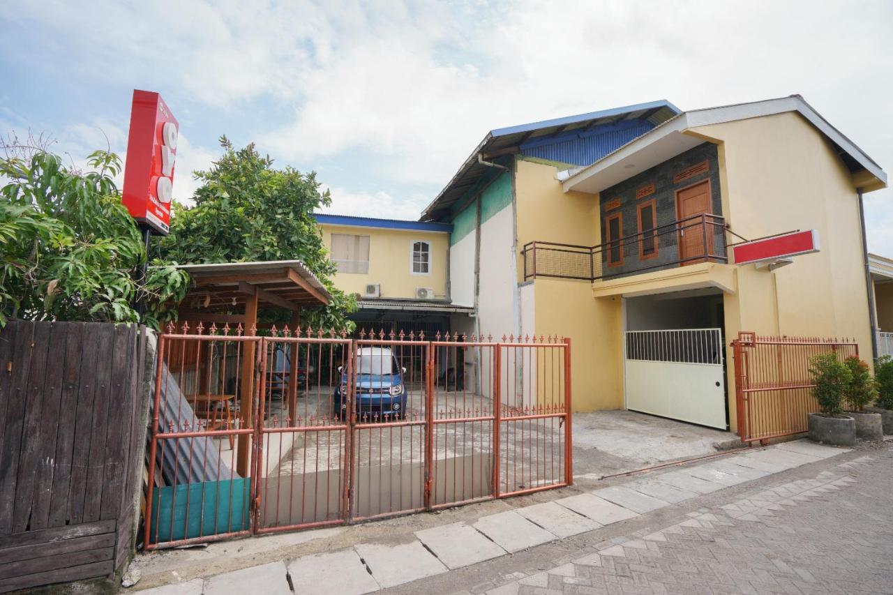 Oyo 2656 Az Zahra Residence Syariah سورابايا المظهر الخارجي الصورة