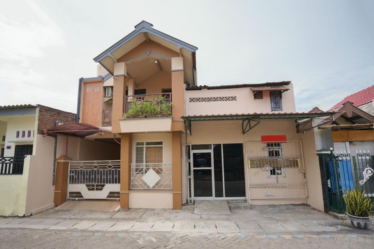 Oyo 2656 Az Zahra Residence Syariah سورابايا المظهر الخارجي الصورة